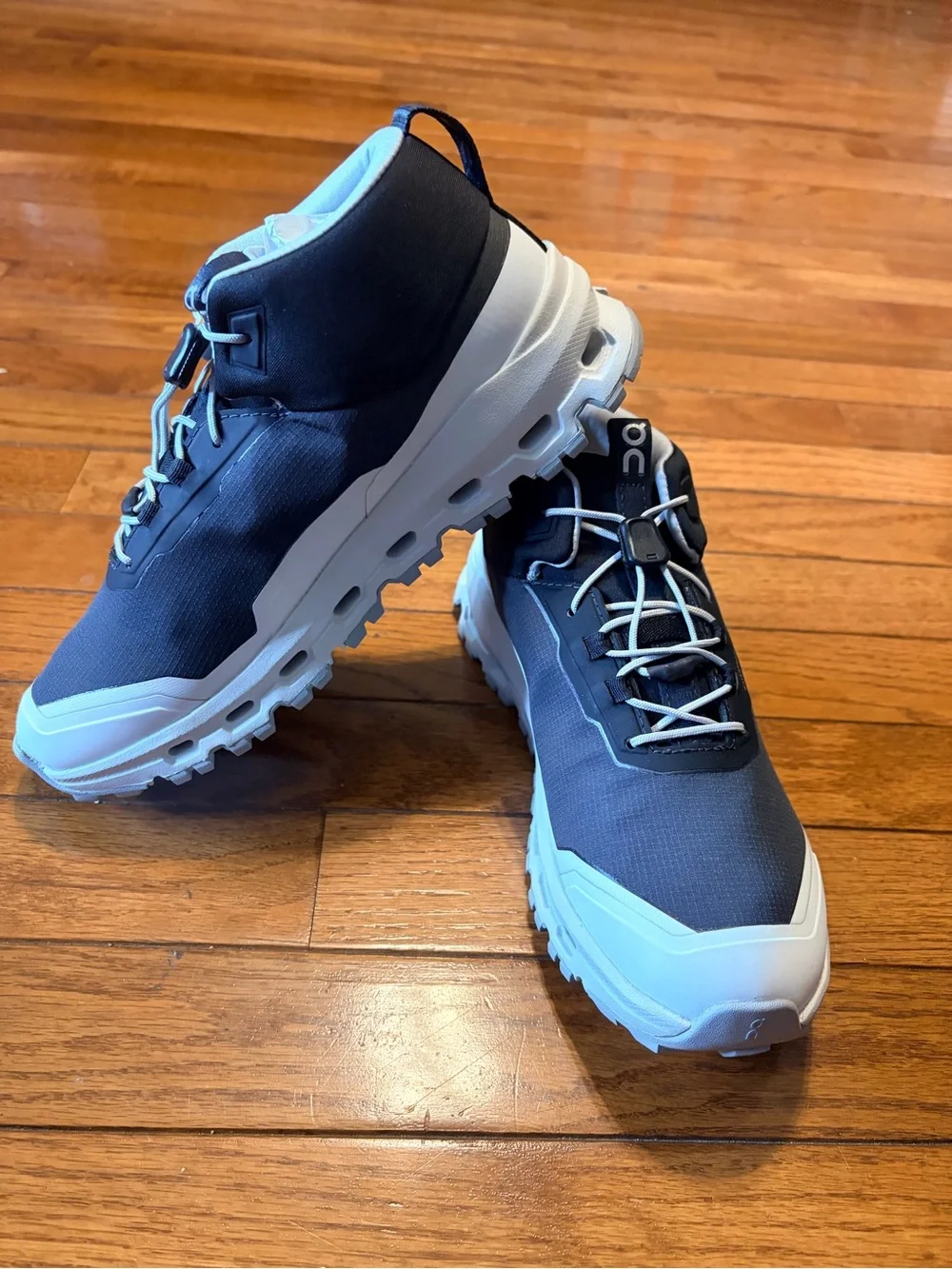 On Running Youth 4.5 Cloudhero mid waterproof Trail Shoes in Black and White